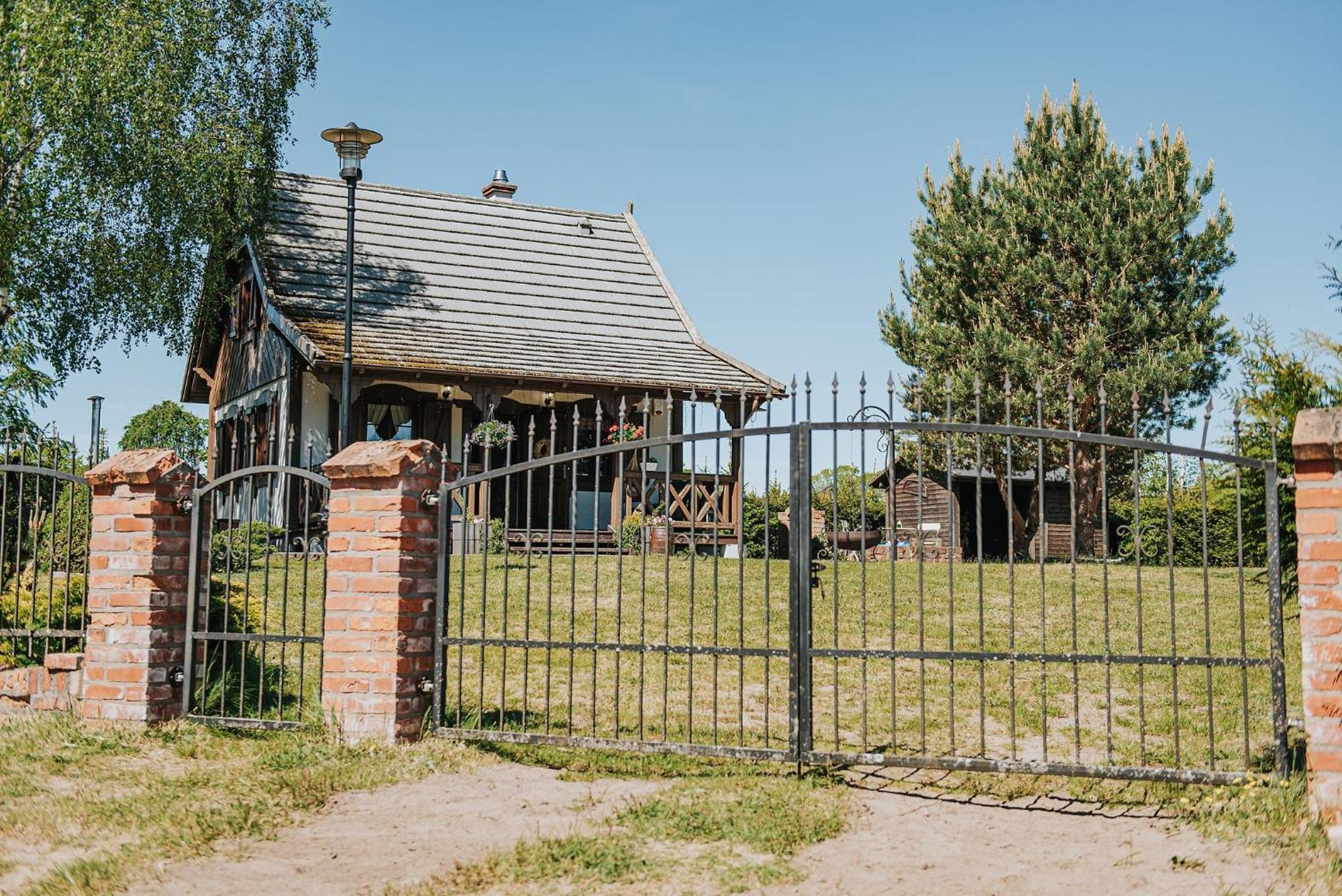 Odpoczynek nad jeziorem na Pomorzu Środkowym Borne Sulinowo Zewnętrze zdjęcie