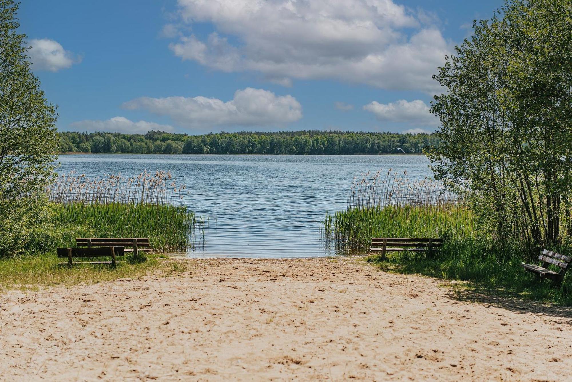 Odpoczynek nad jeziorem na Pomorzu Środkowym Borne Sulinowo Zewnętrze zdjęcie